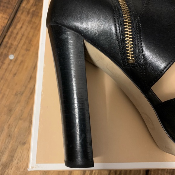 🌟💖HP💓⭐️ EUC Michael Kors Platformed Heels 👠 - Picture 8 of 10
